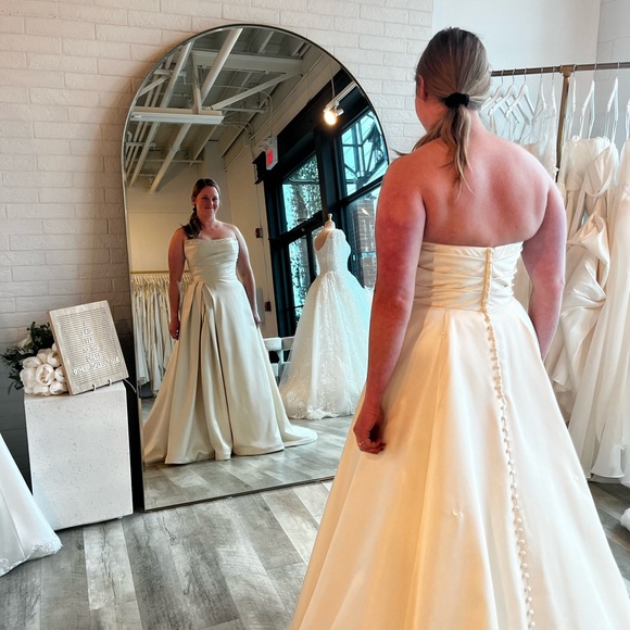 Essense of Australia D3794 strapless dress in light gold/champagne - Picture 4 of 4